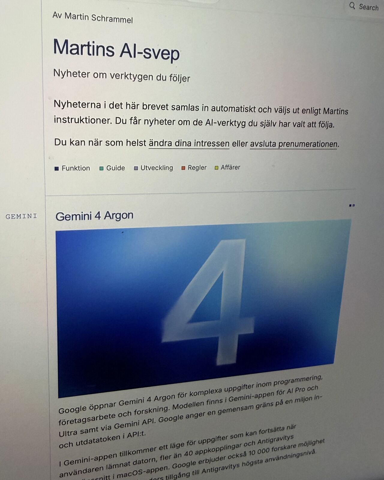 Foto av nyhetsbrevet Martins AI-svep på en skärm.